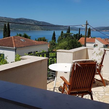 Villa Apartments Oliva Сегет-Враница Экстерьер фото