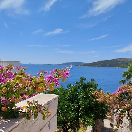Villa Apartments Oliva Сегет-Враница Экстерьер фото