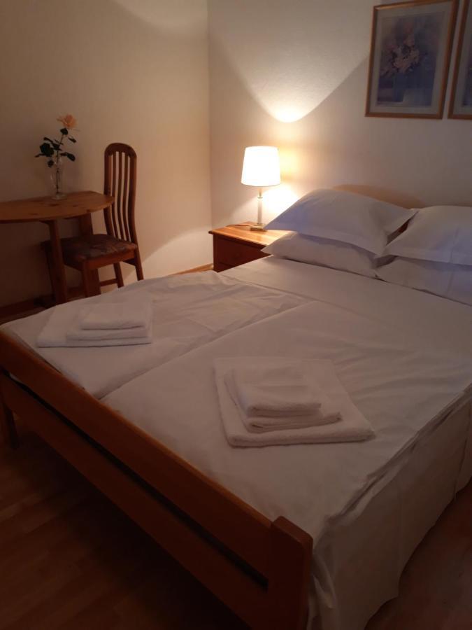 Villa Apartments Oliva Сегет-Враница Экстерьер фото