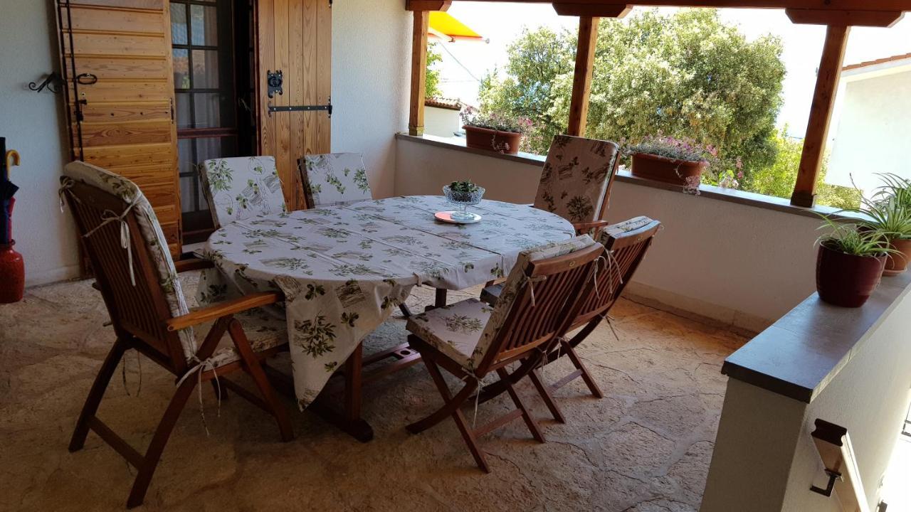 Villa Apartments Oliva Сегет-Враница Экстерьер фото