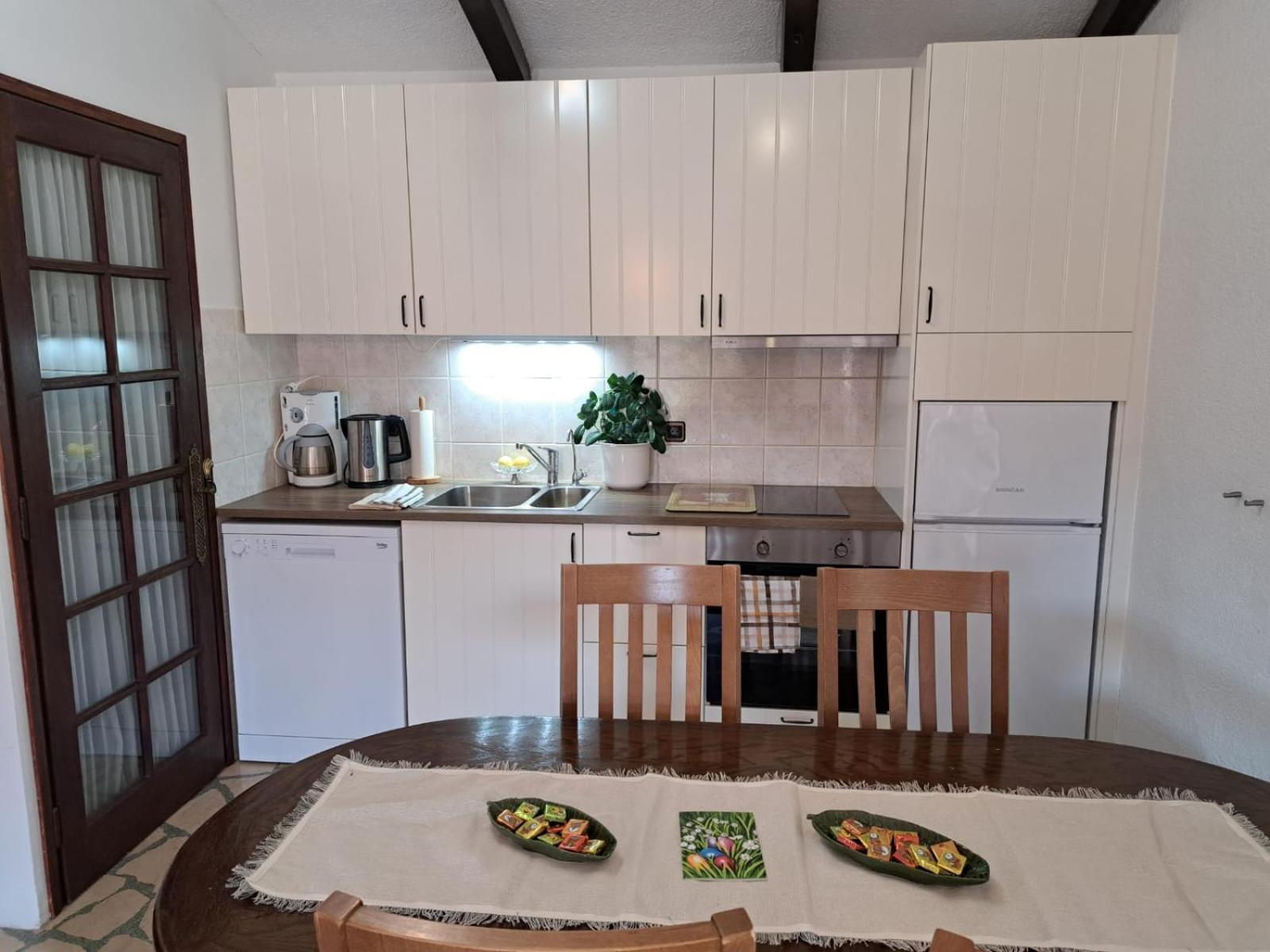 Villa Apartments Oliva Сегет-Враница Экстерьер фото
