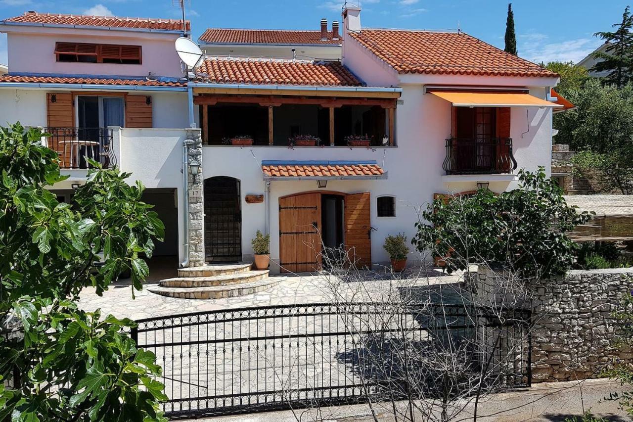 Villa Apartments Oliva Сегет-Враница Экстерьер фото